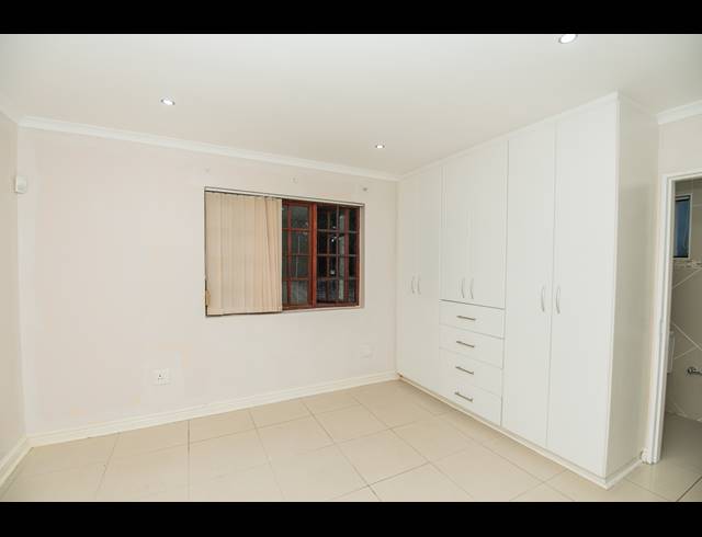 2 BEDROOM TOWNHOUSE FOR SALE IN GLENROY PARK